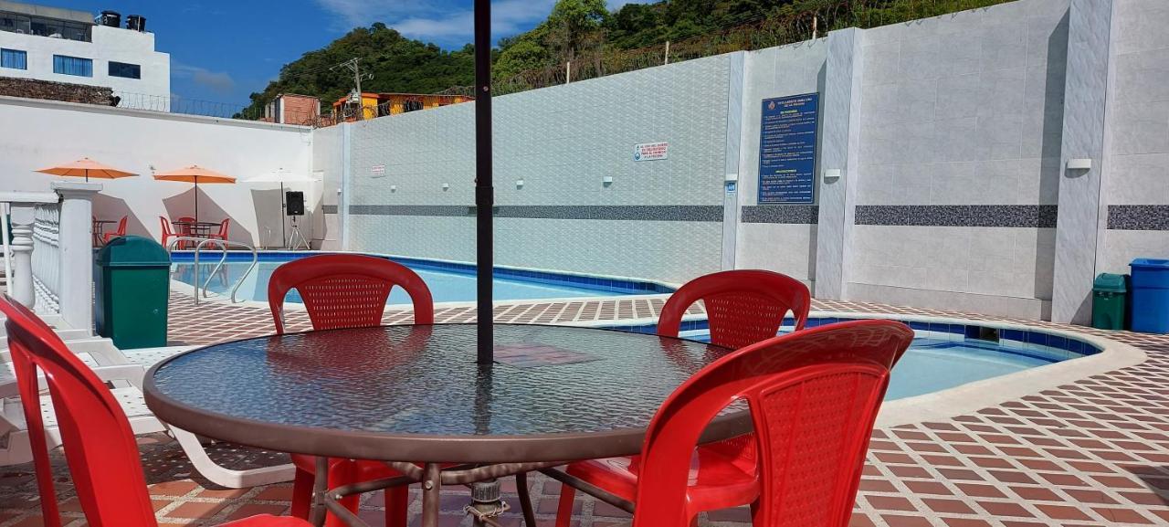 Hotel Emperador Barbosa  Exterior foto